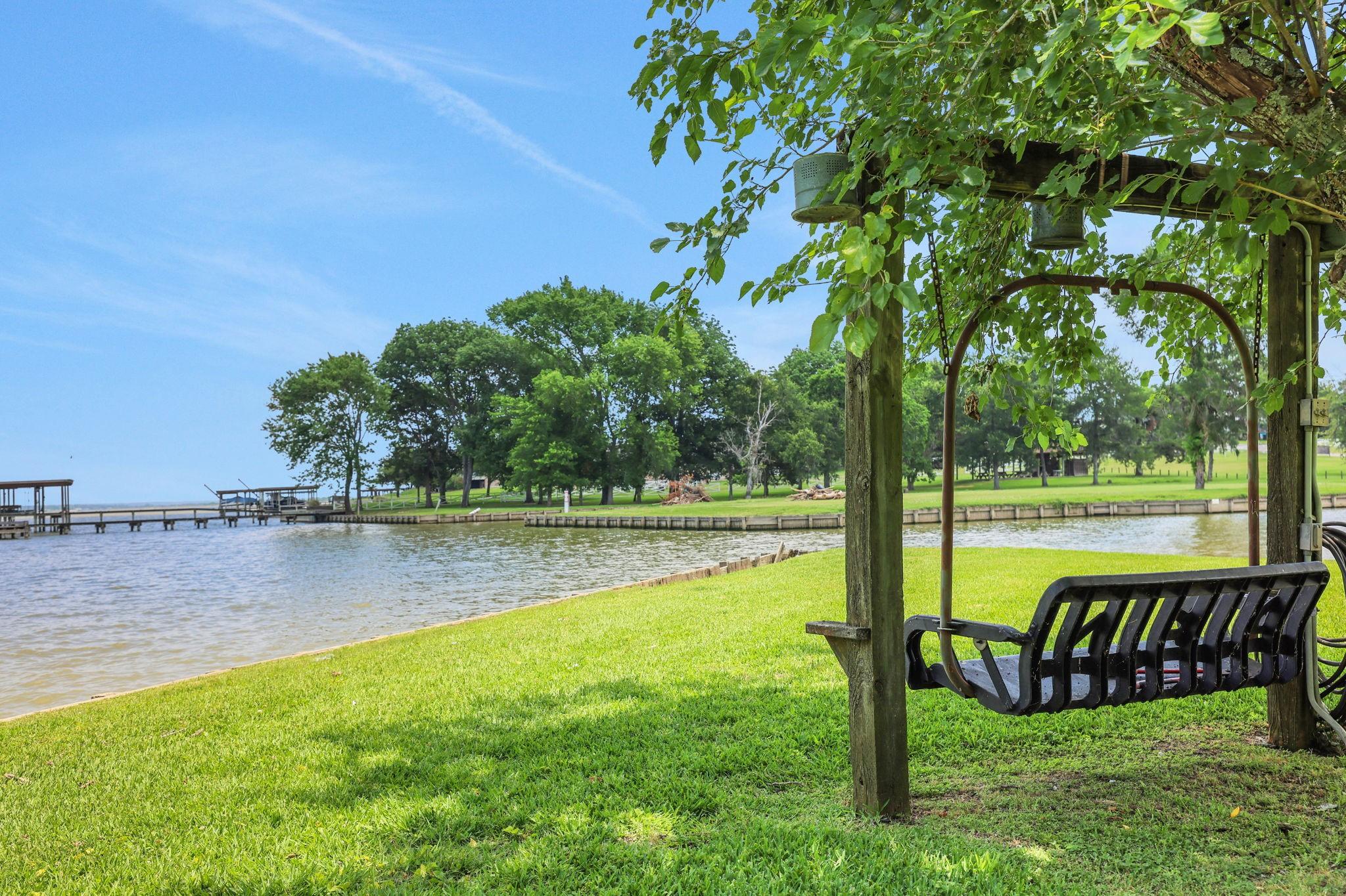 Image 3: Sit in the shade and enjoy the view
