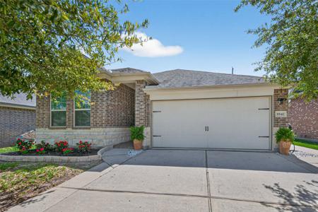 8542 Lighthouse Lake Lane