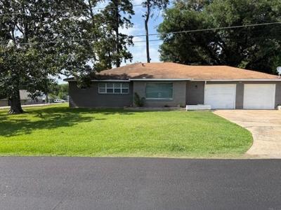 203 Moose Jaw Lane