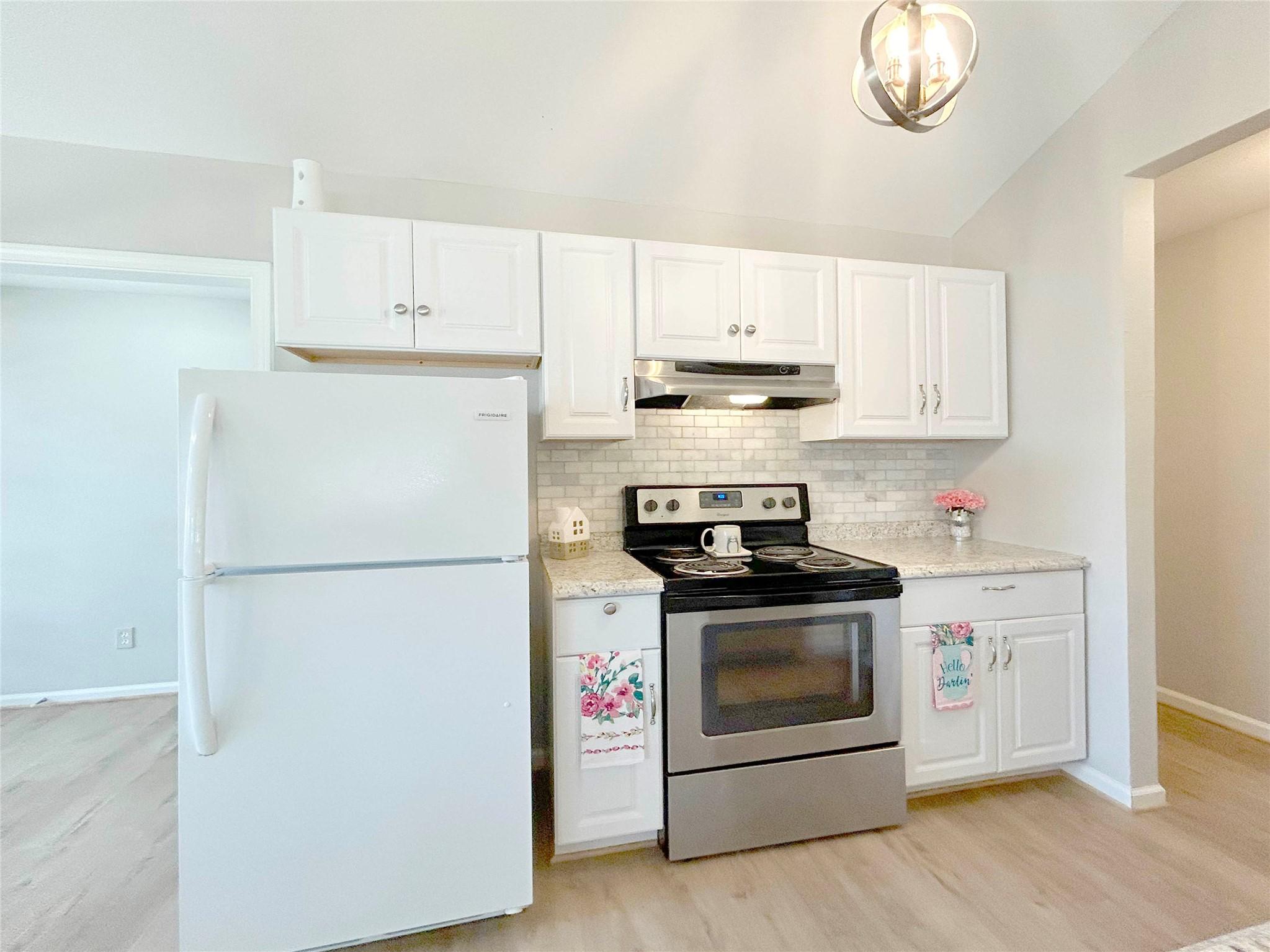 Image 4: 15095 Conroe Bay Blvd features an interior MUD/Lau