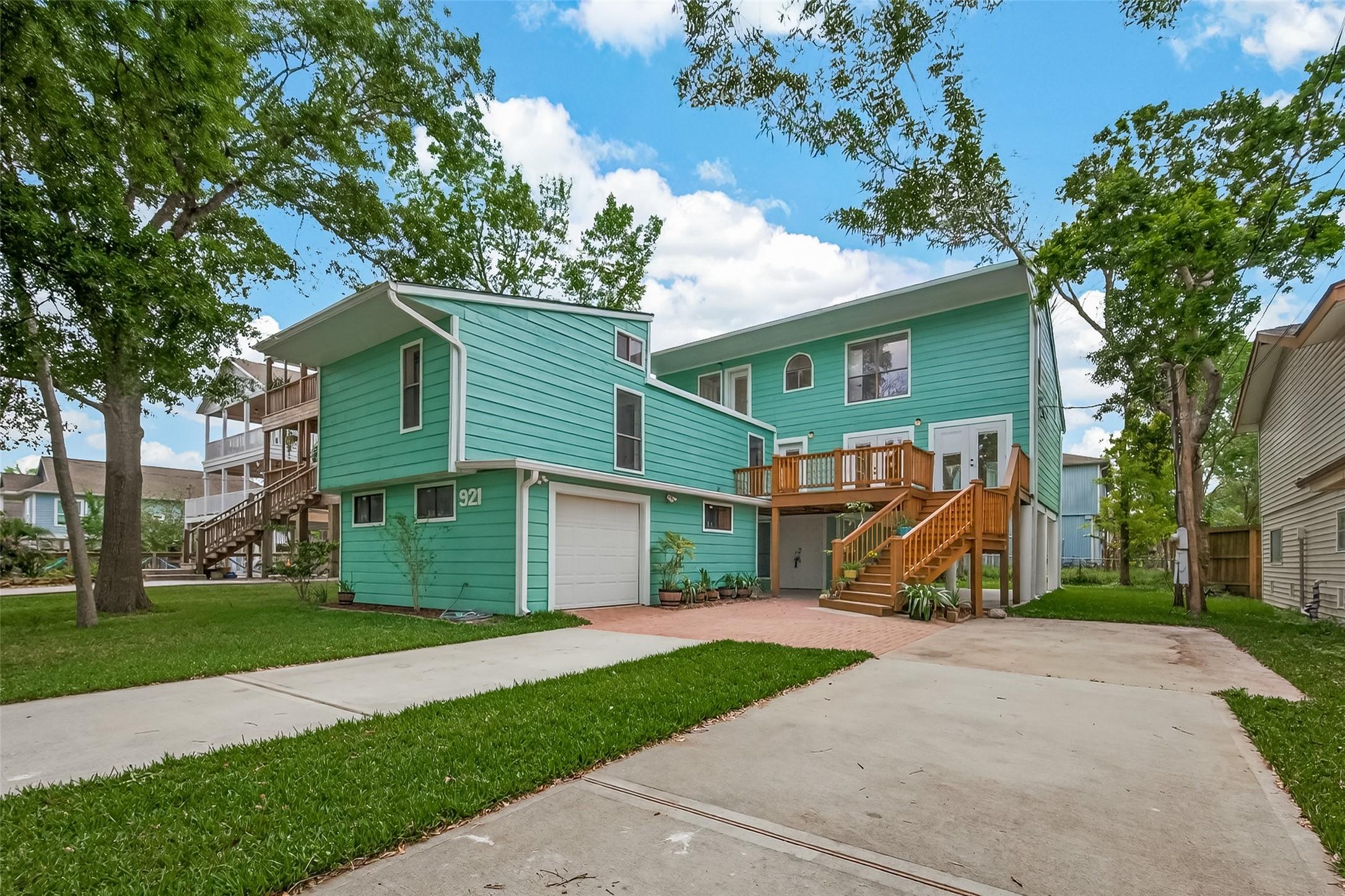 Image 1: COME EXPERIENCE THE ISLAND LIFESTYLE OF CLEAR LAKE