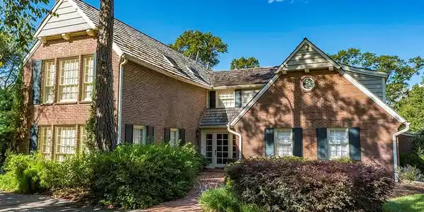 311 Lakeshore Drive