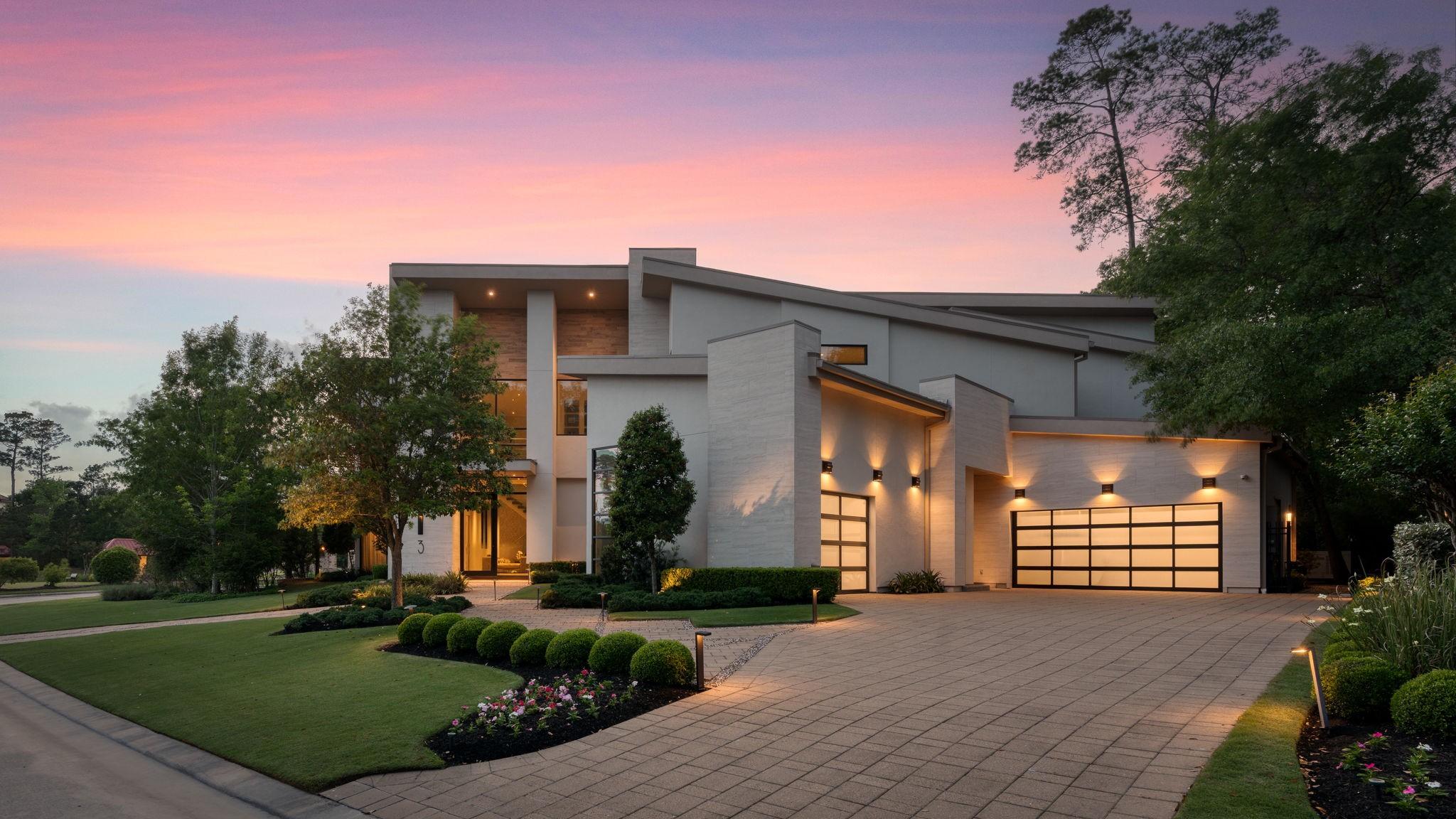 Image 2: Situated behind the private gates of Carlton Woods
