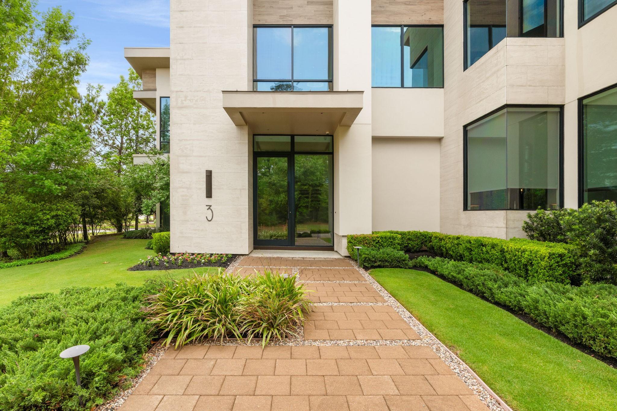 Image 4: Welcome to 3 Primm Valley Court.