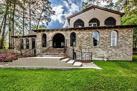 602 Rolling Hills Road