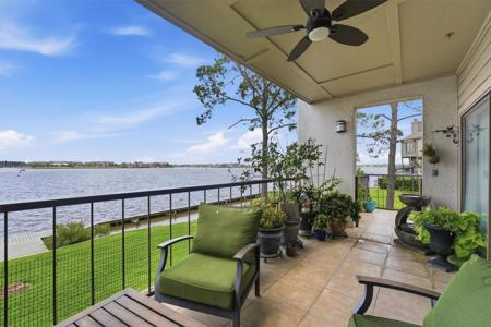 401 Lakeside Lane