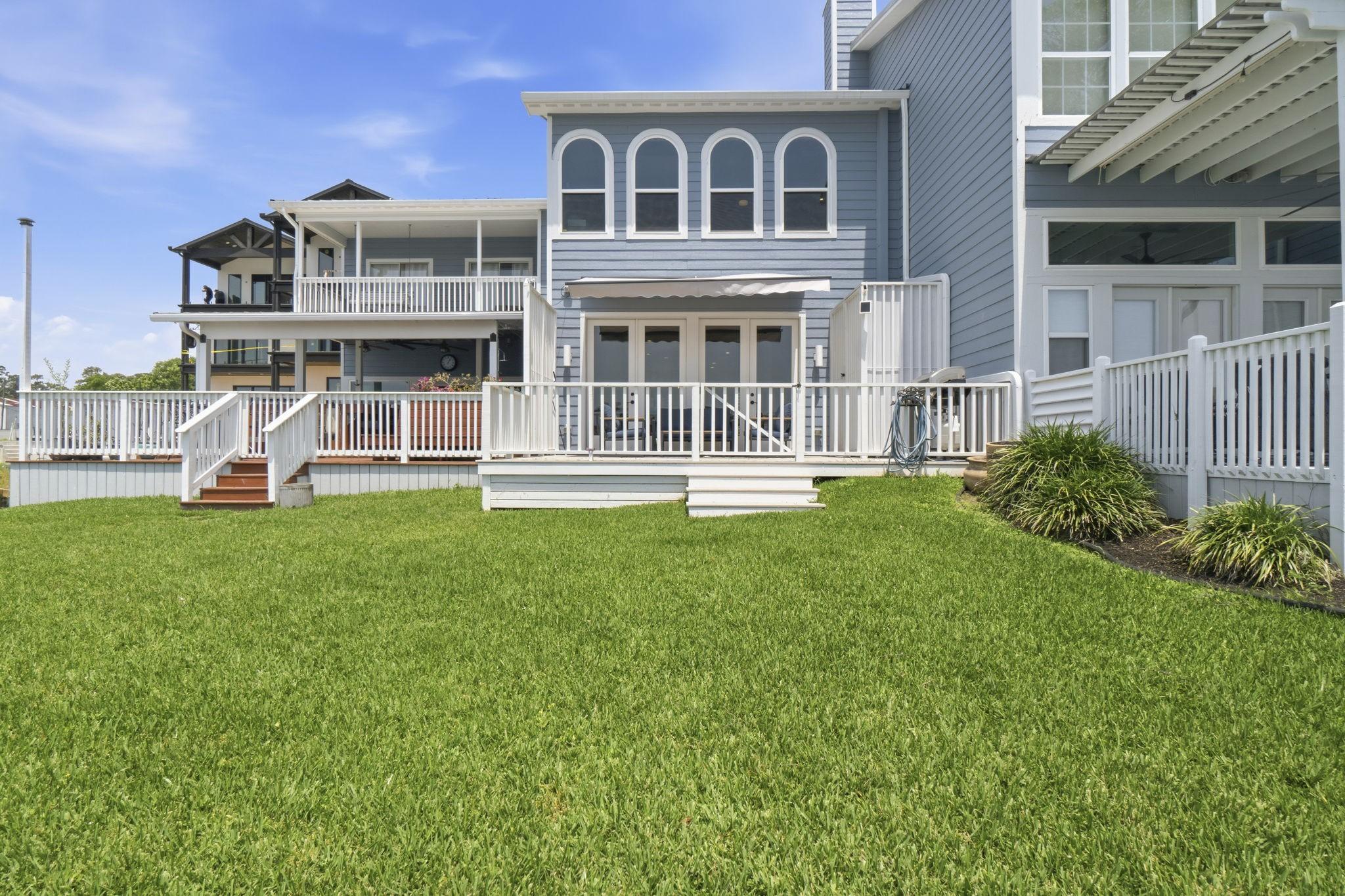 Image 2: 2 Key Harbor as you see it from this lakefront tak