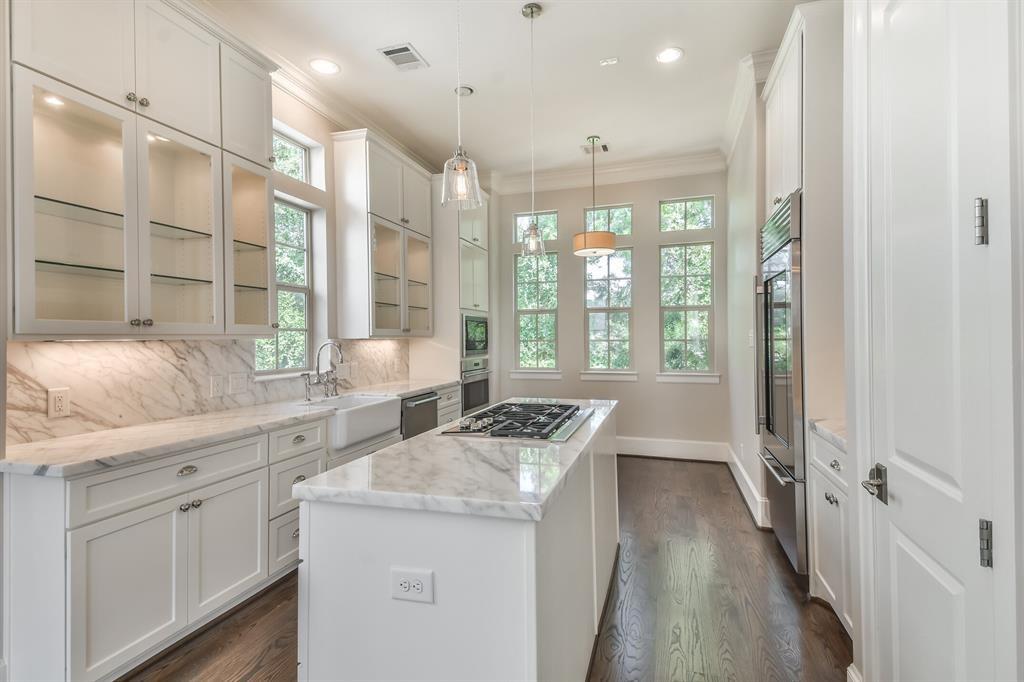 Image 3: Experience culinary bliss in this bright, elegantl