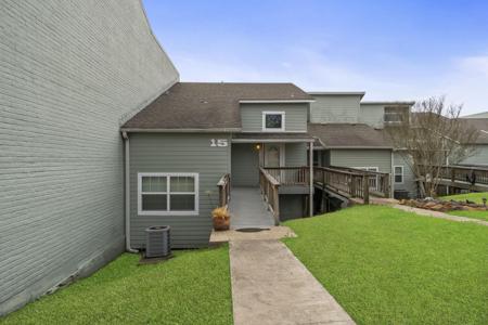 325 Carolcrest Lane