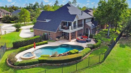 11 Cayuga Pond Court
