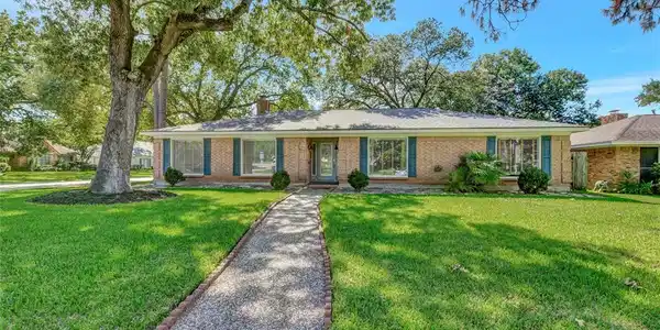 1103 Pine Circle