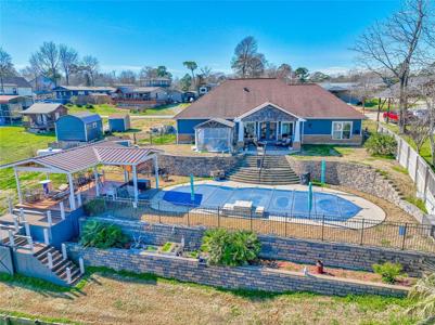 581 Coco Loop