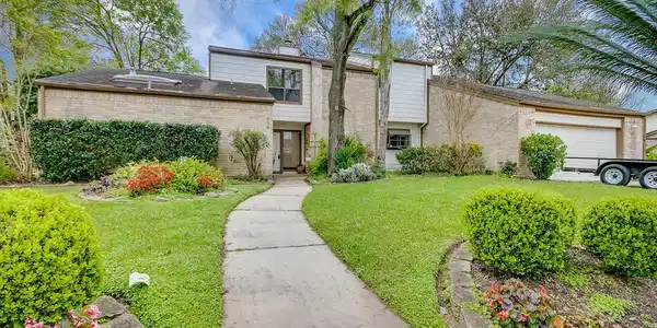 523 Crestwood Drive