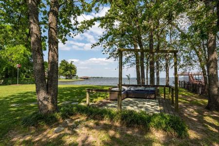 215 Rosemary Dr