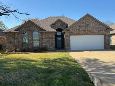 305 Port Dr