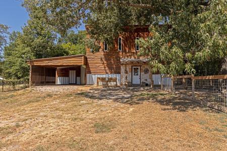 9390 Raspberry Ave