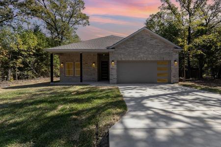 116 Oakwood Dr
