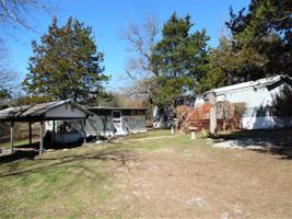 186 HOLLY LN