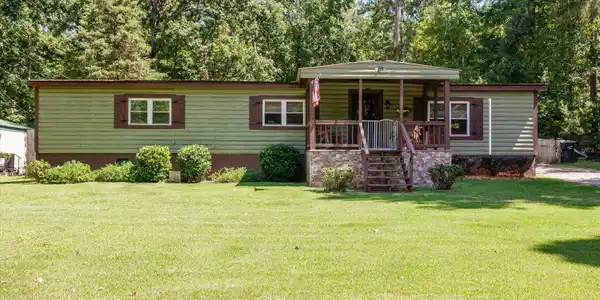 8010 Lakeside Drive