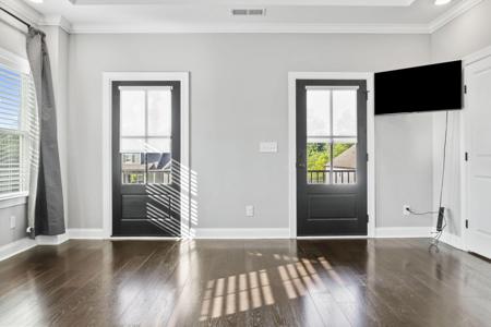 592 Rivernorth Drive