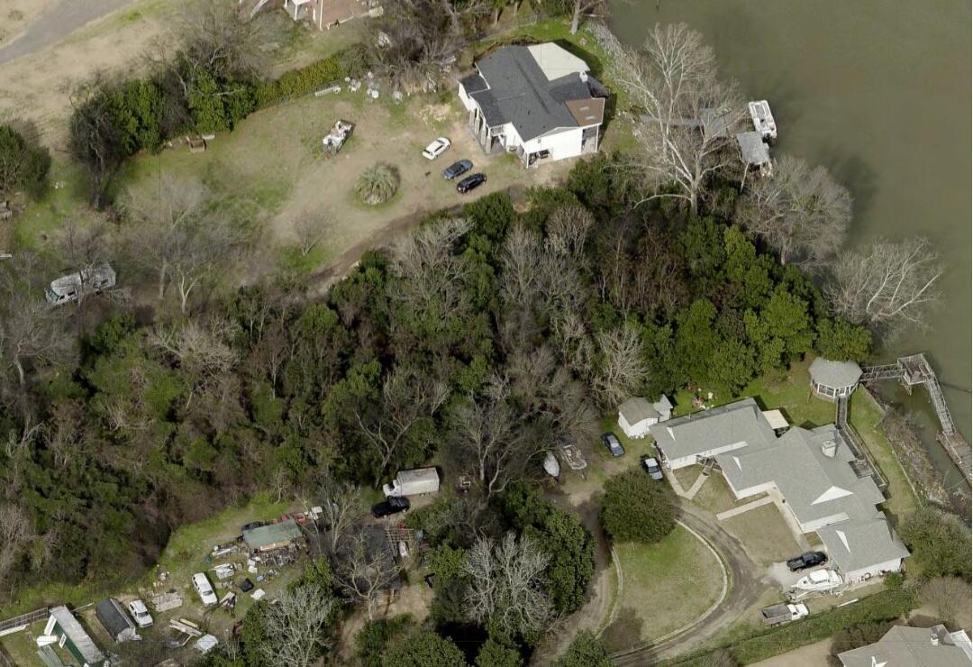 Image 4: Wooded parcel