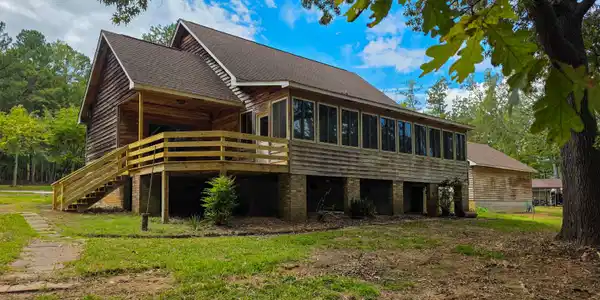 1179 Lakeside Drive