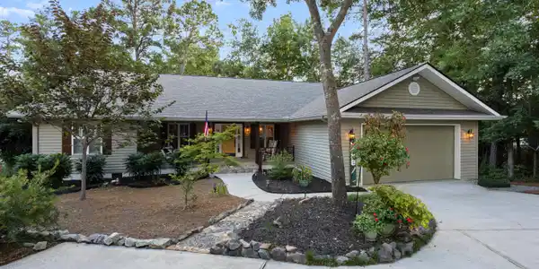 305 Misty Cove