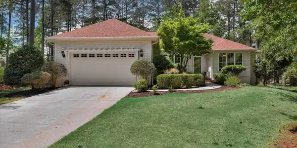 109 Hickory Point