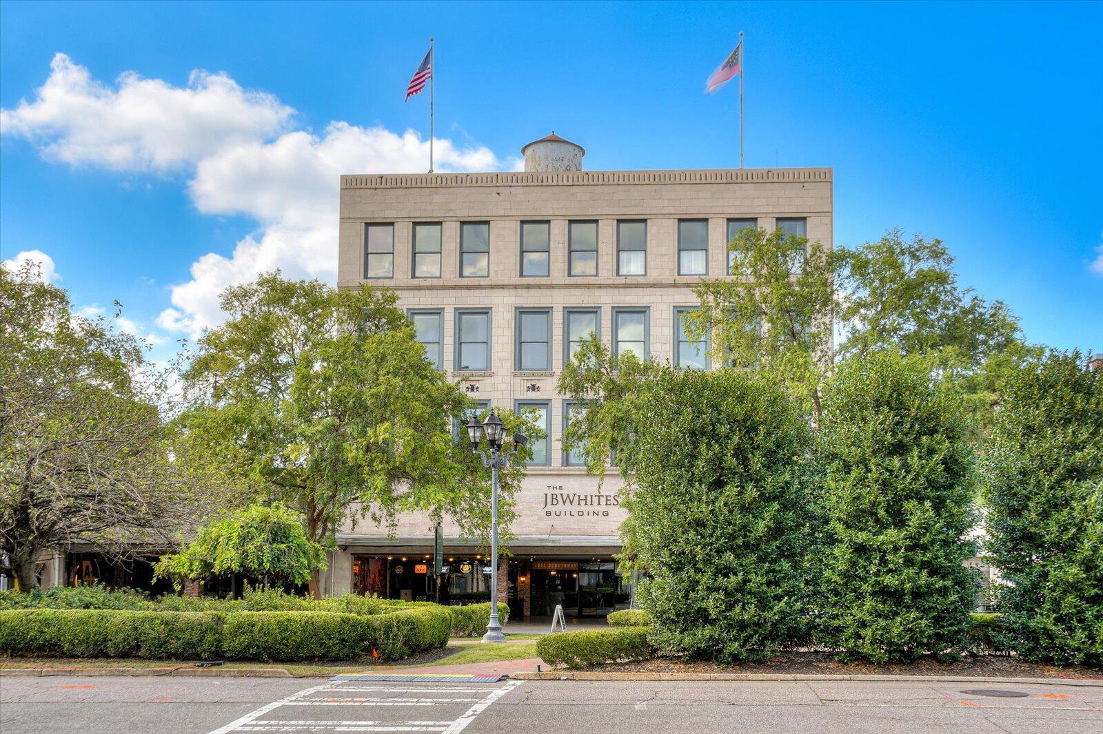 Image 1: 936 Broad St #214