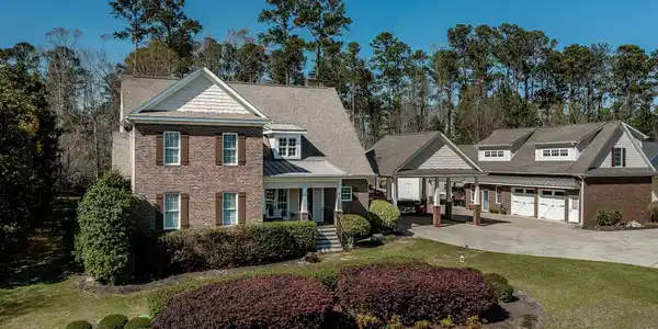 1025 Plantation Lane