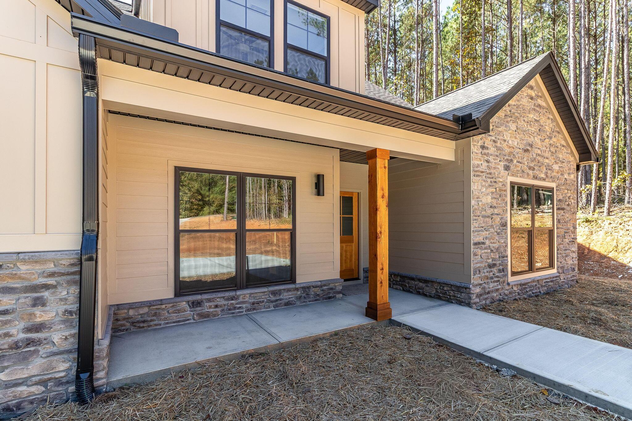 Image 2: 4-web-or-mls-1036 Longleaf Way &copy;--26