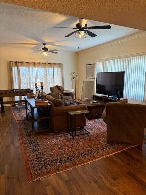 Image 3: 1 7th st great room