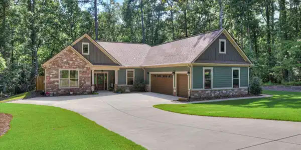 223 Candlewick Loop