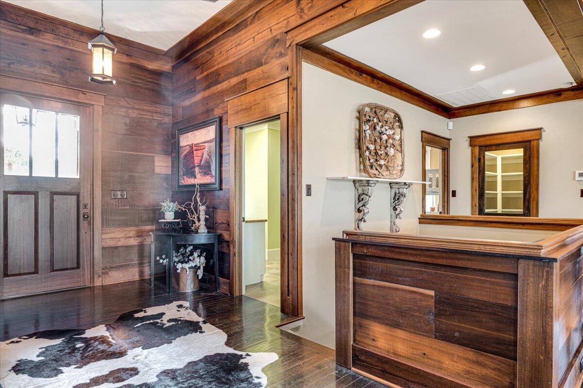 Image 2: 22-207 Breckenridge Lane (22 of 43)