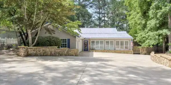 1695 Buckhead Drive