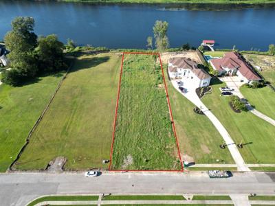 736 River North Drive