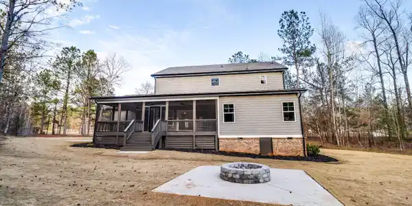 Image 4: Back of Property