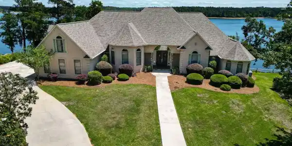 1060 Mohawk Drive