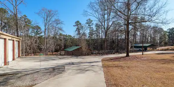 Image 3: 03-1172 Pawnee Dr_Carlee Milburn, Realto