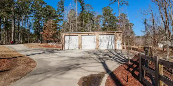 Image 4: 05-1172 Pawnee Dr_Carlee Milburn, Realto