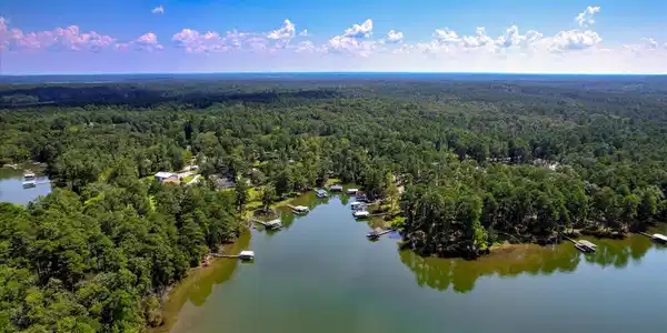 Image 3: 1129 Lakeside Drive (2)