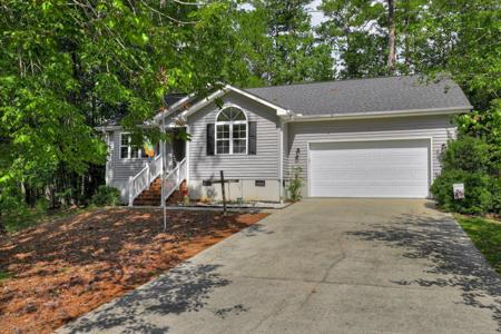 205 Candlewick Loop