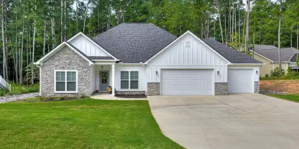 105 Stonebridge Loop
