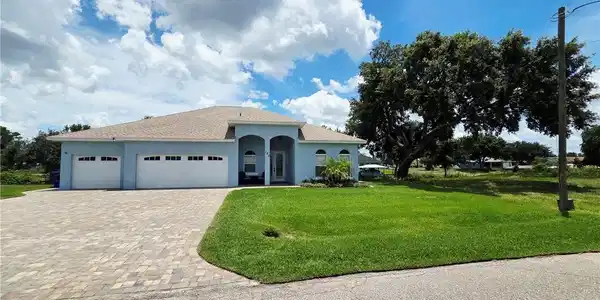 135 Citrus Road NE