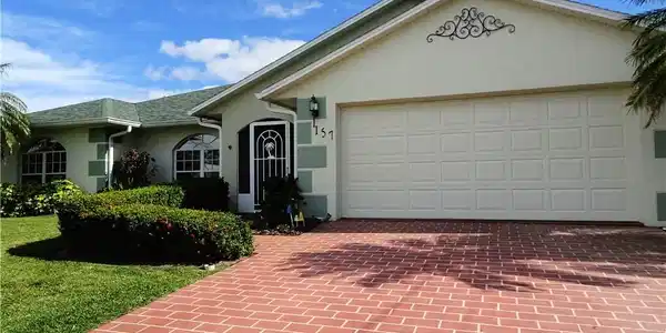 157 Citrus Road NE
