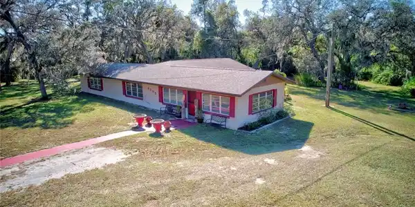 6205 County Road 17 Road S