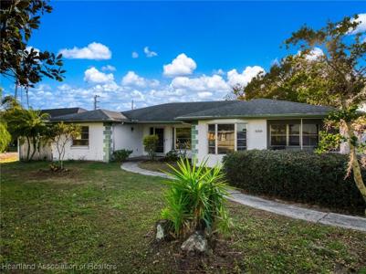 4200 Lakeview Drive