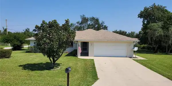 137 Grape Road NW