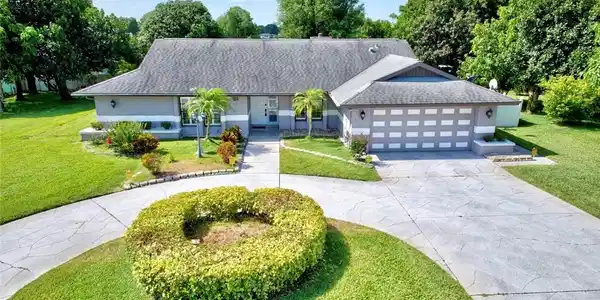 32 Lake Henry Drive