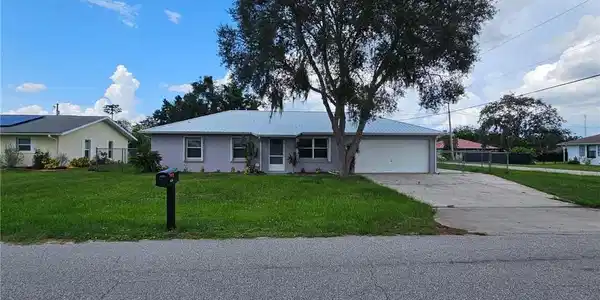 239 NW Grape Road